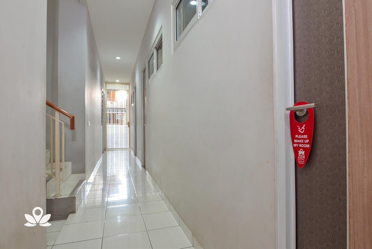 Zen Rooms Karet Pedurenan Jakarta Exterior foto