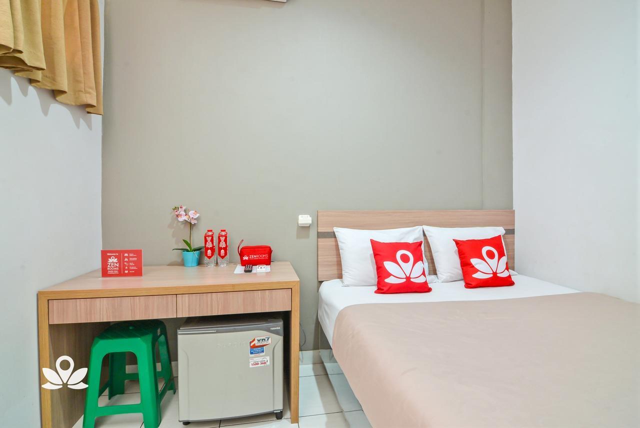 Zen Rooms Karet Pedurenan Jakarta Exterior foto